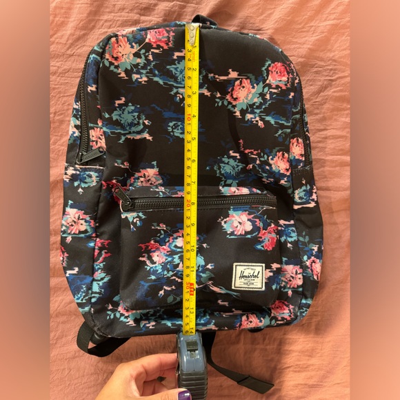 Herschel Backpack - Picture 9 of 10